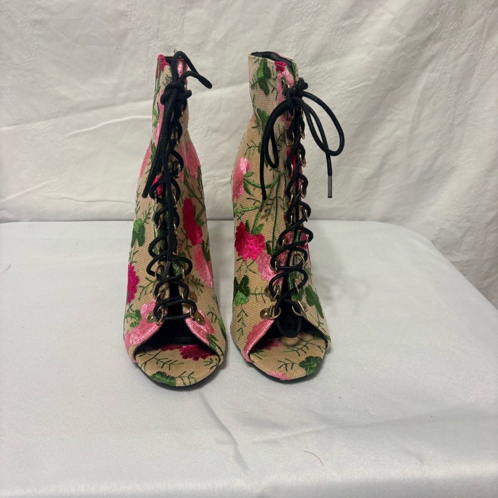Floral Lace-Up Ankle Boots - Picture 4 of 13
